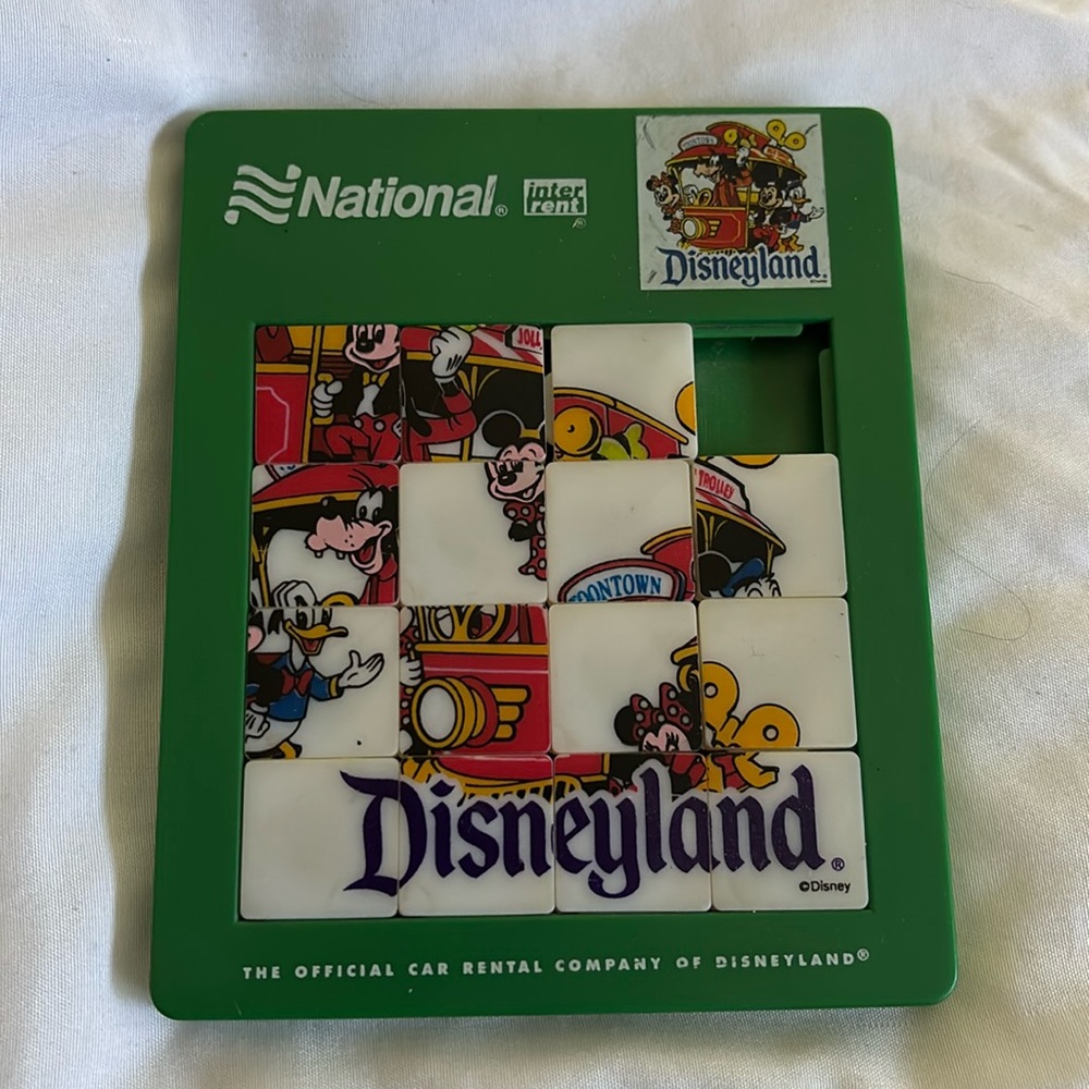 Vintage-Disneyland Puzzle Game - Green and White